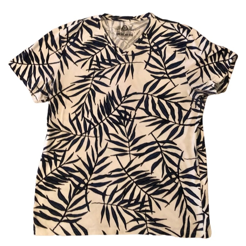 American Rag Men’s Hawaiian style V-neck t-shirt in Large - Picture 6 of 6